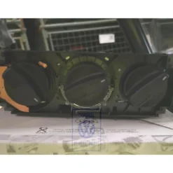 1H0 819 046 : Commande de chauffage et d'air frais